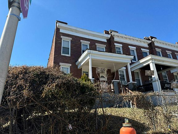 3rd image of 700 N Grantley St