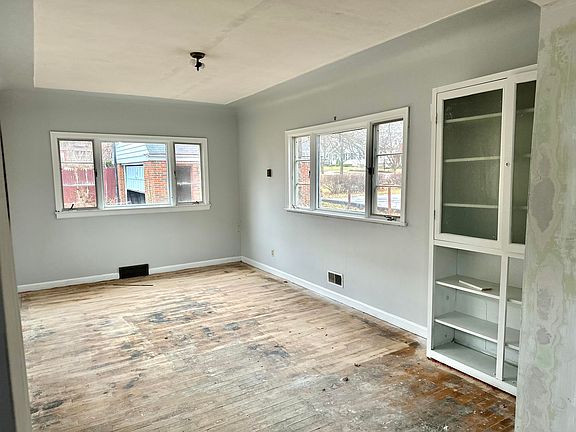 5th image of 266 North Ave