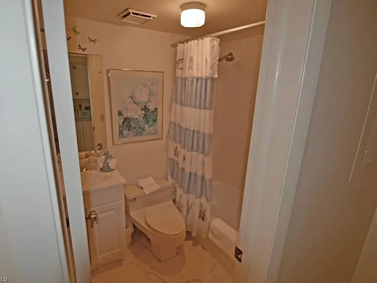 135 Palm Dr #12 — Photo 10