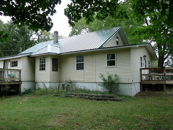2nd image of 242 Cass St