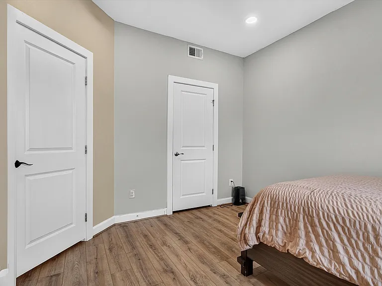 22426 Philanthropic Dr — Photo 31