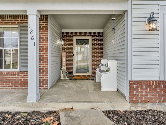 1261 Silver Ridge Ln, Brownsburg, IN 46112
