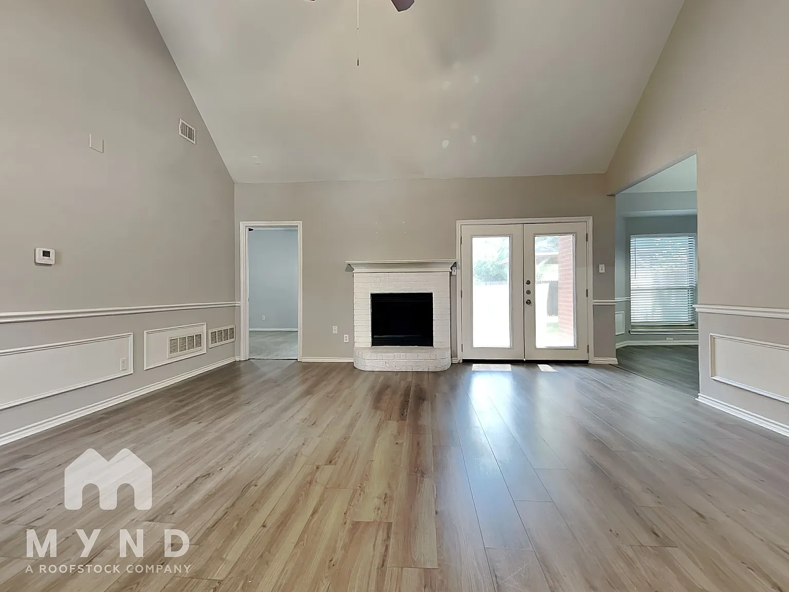 3 bed, 2.0 bath, 1512 sqft, $2,145 — Photo 3
