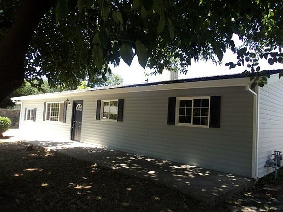 5th image of 240 San Joaquin Dr