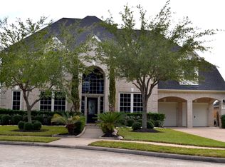 5911 Briar Hill Ct, Sugar Land, TX 77479