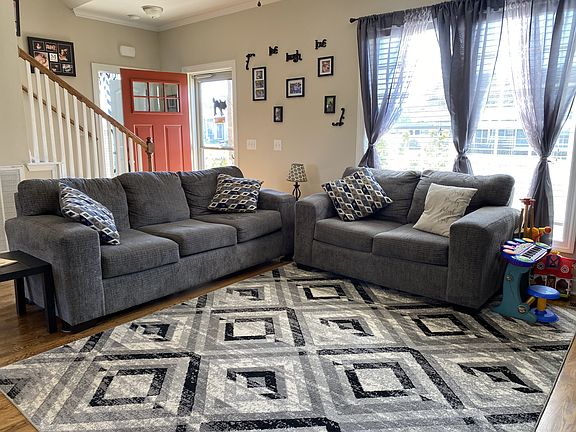 3rd image of 1220 Leaf Ln
