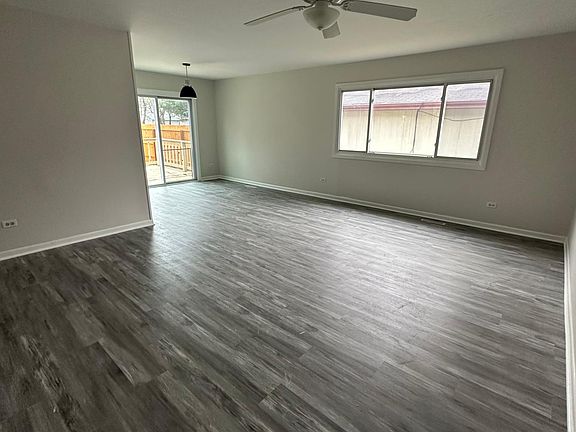 3rd image of 57 Woodbine Dr
