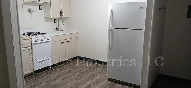 1 bed, 1.0 bath, $1,100 — Photo 2