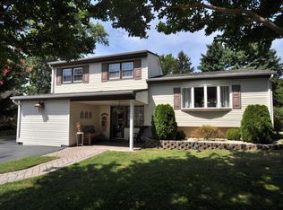 8 Marc St, Hazlet, NJ 07730