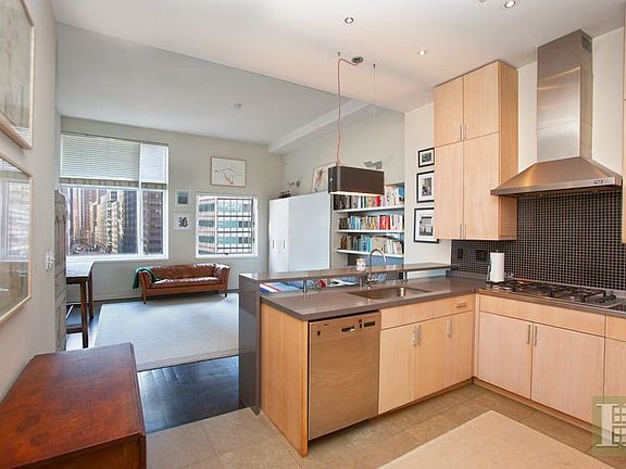 5th image of 117 Beekman St #6A