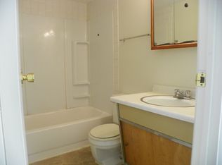 2131 Blairs Ferry Rd NE APT 7, Cedar Rapids, IA 52402