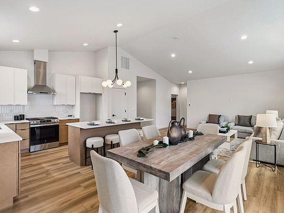 2nd image of 414 N Moen Ln