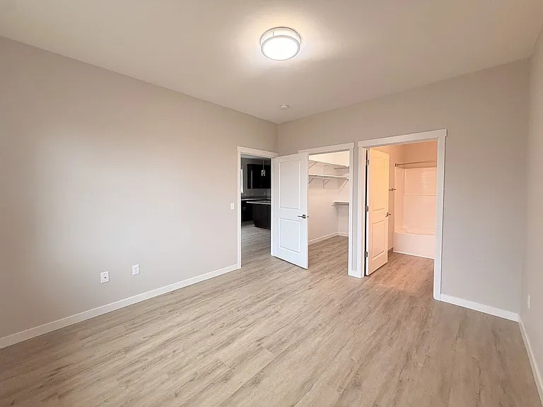 5534-5564 Skyline Rd S — Photo 156