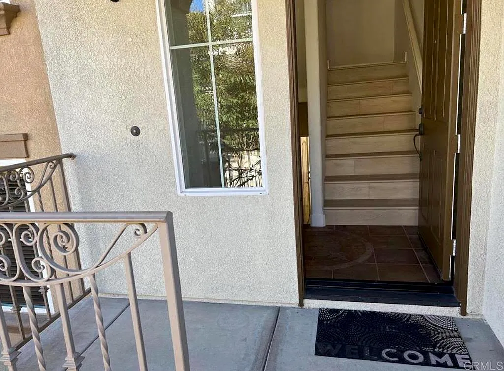 3 bed, 2.5 bath, 1484 sqft, $4,000 — Photo 4
