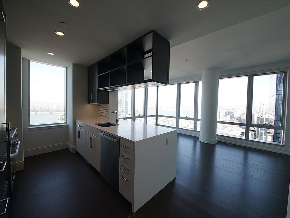 1st image of 555 10th Ave APT 49A