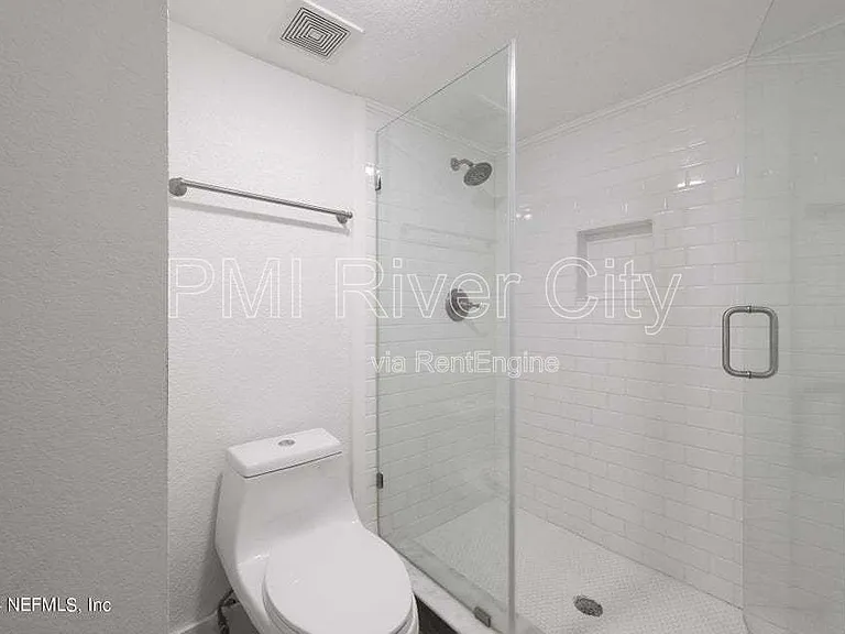 908 Shoreline Cir — Photo 27
