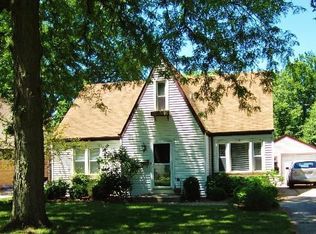518 N Eastwood Ave, Mount Prospect, IL 60056