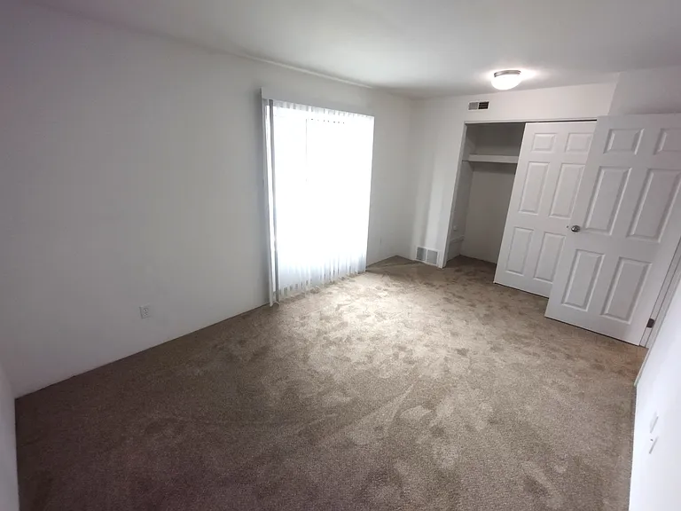 Charter Oaks Apartments — Photo 229