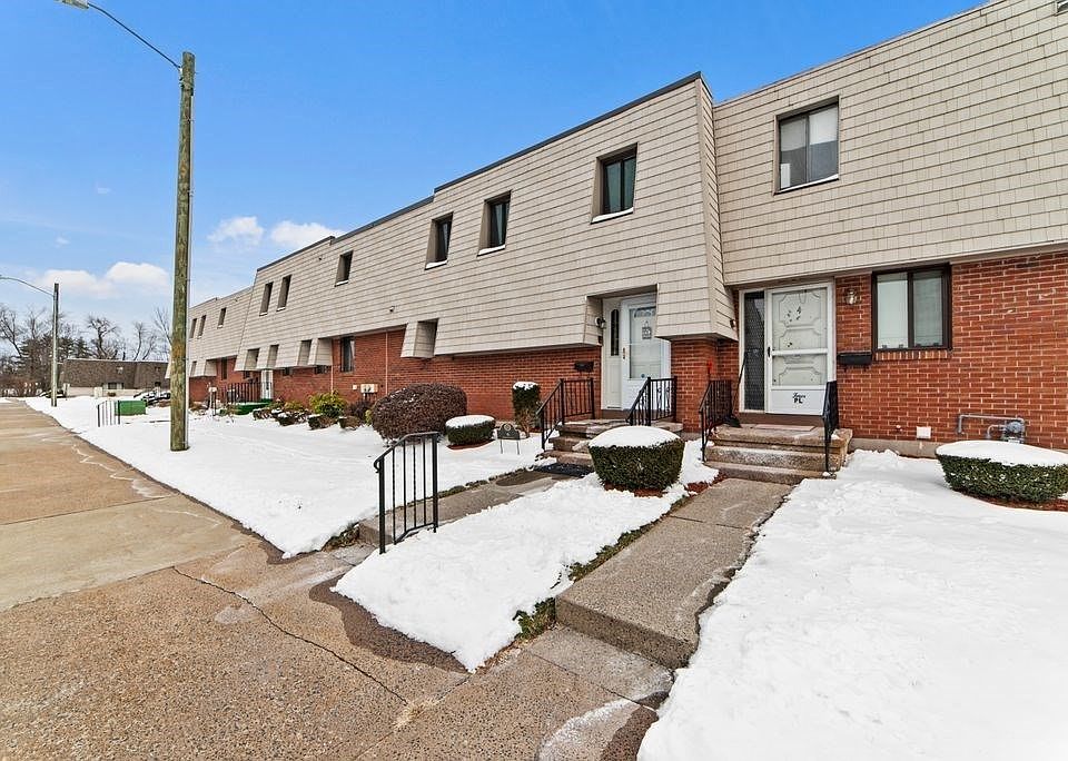 6 Beekman Pl Agawam MA Zillow