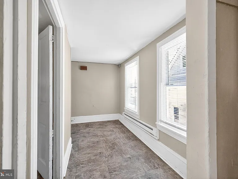 40 S Governors Ave #3 — Photo 19