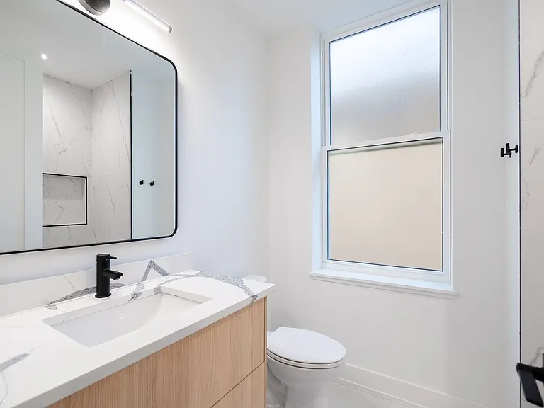 2113 N Kenmore Ave #1 — Photo 21