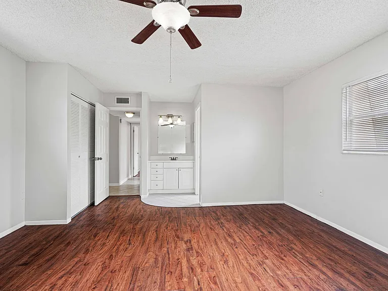 3135 Shady Dell Ln #218 — Photo 7