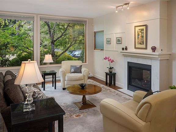 4th image of 5329 Cordova Bay Rd #106