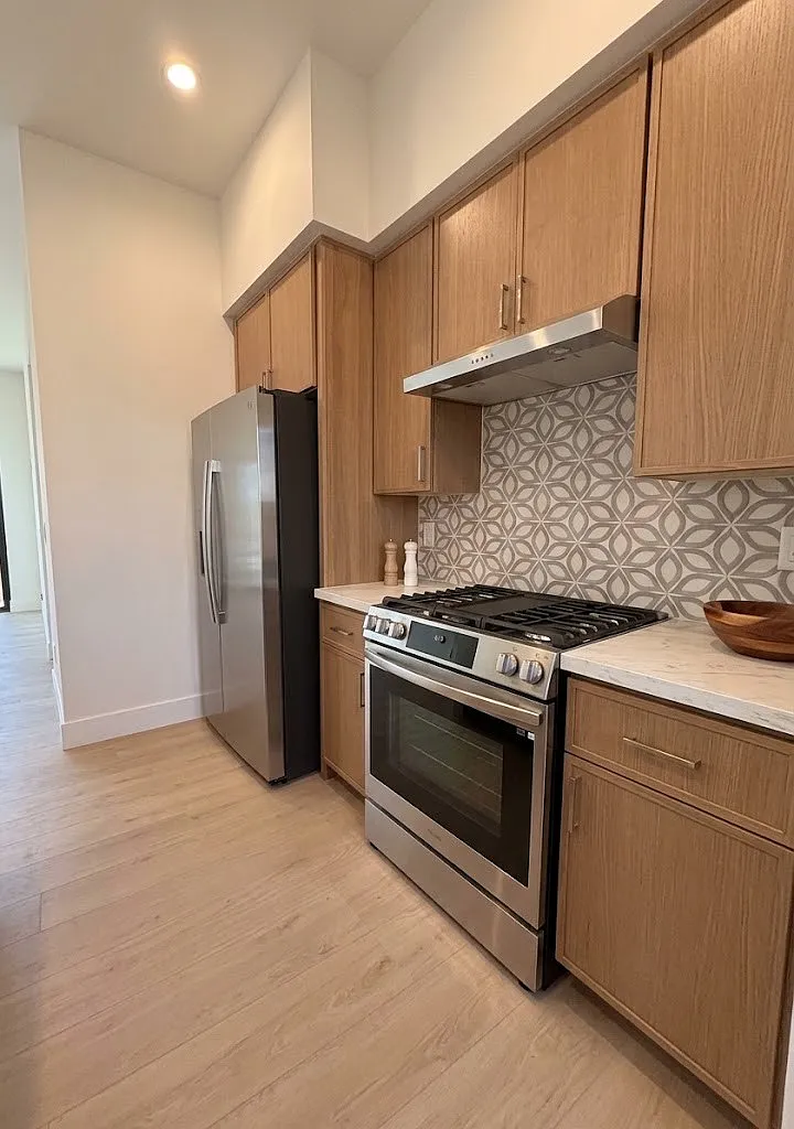 2 bed, 1000 sqft, $3,200 — Photo 1