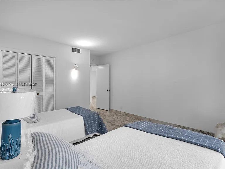 1121 Crandon Blvd #E302 — Photo 17