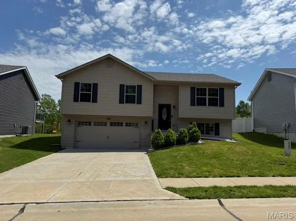 312 Touchdown Dr, Foristell, MO 63348