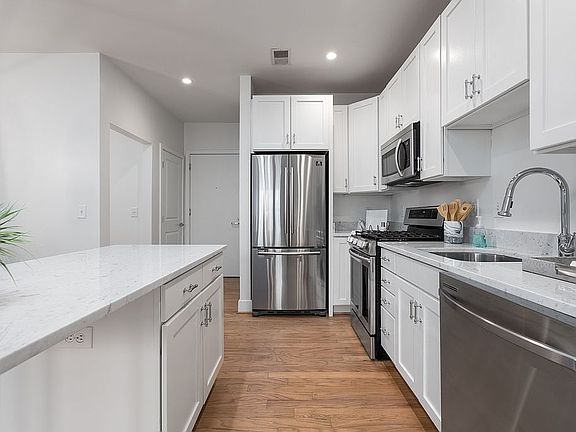 5th image of 1800 Wilson Blvd #404