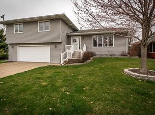 844 Pepper Dr, Iowa City, IA
