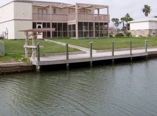 30 Front St, Rockport, TX 78382