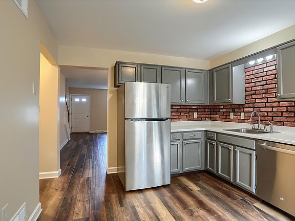 3rd image of 729 Old Silver Spring Rd