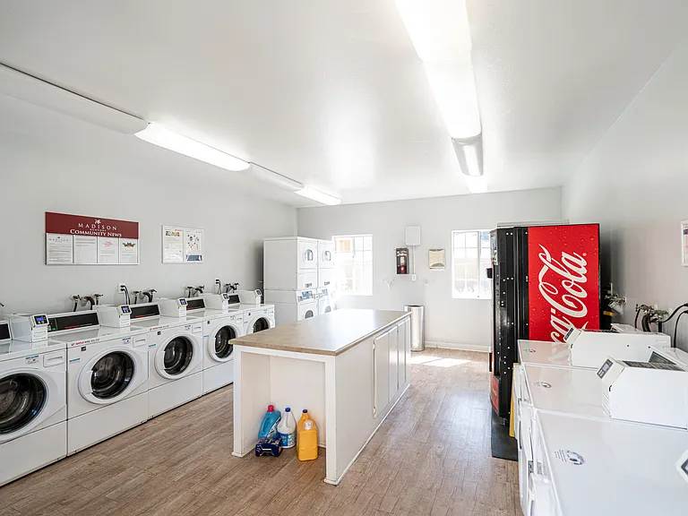 Madison Newport Apartment Homes — Photo 10
