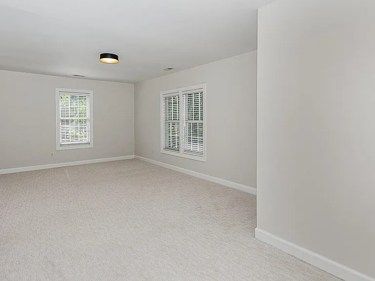 8400 Hobhouse Cir — Photo 18