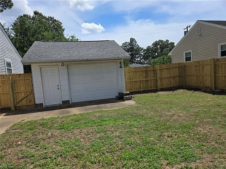 646 Roland Dr — Photo 20