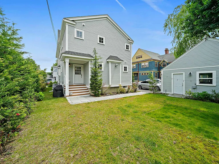 8 Kirk St — Photo 27