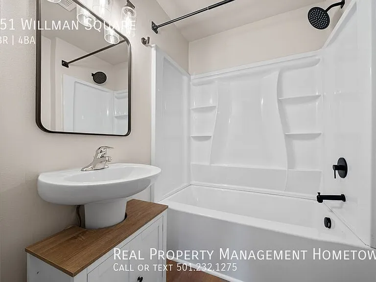 251 Willman Sq — Photo 44