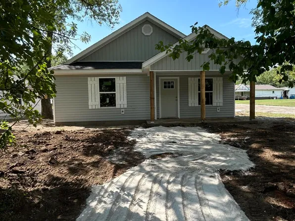 301 N Poplar Street, Carterville, MO 64835