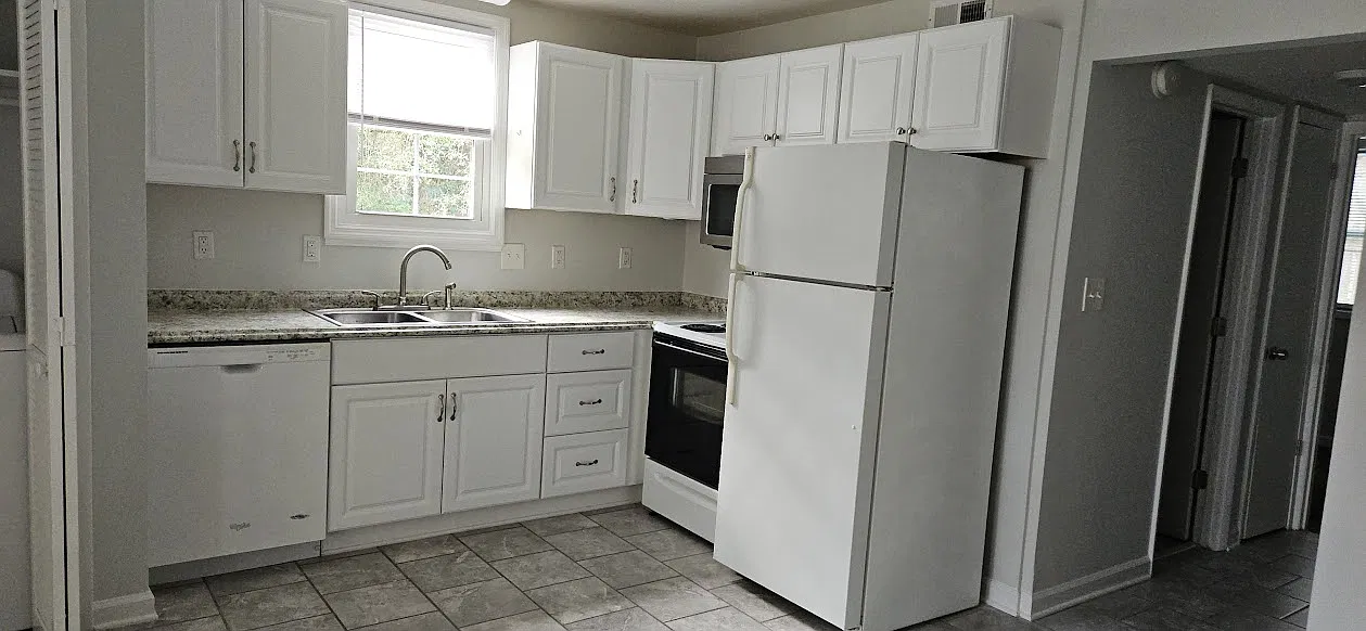 2 bed, 750 sqft, $1,300 — Photo 2
