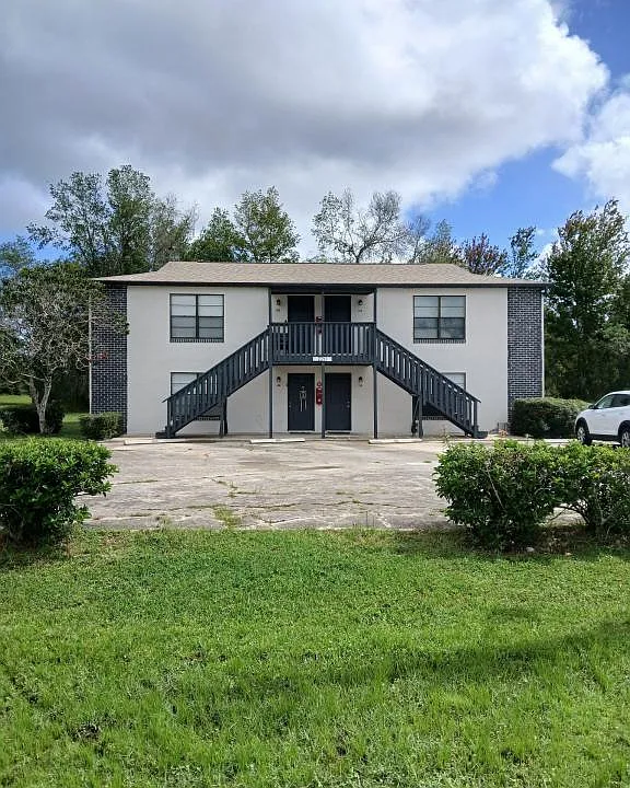 2205 Conway Dr #200