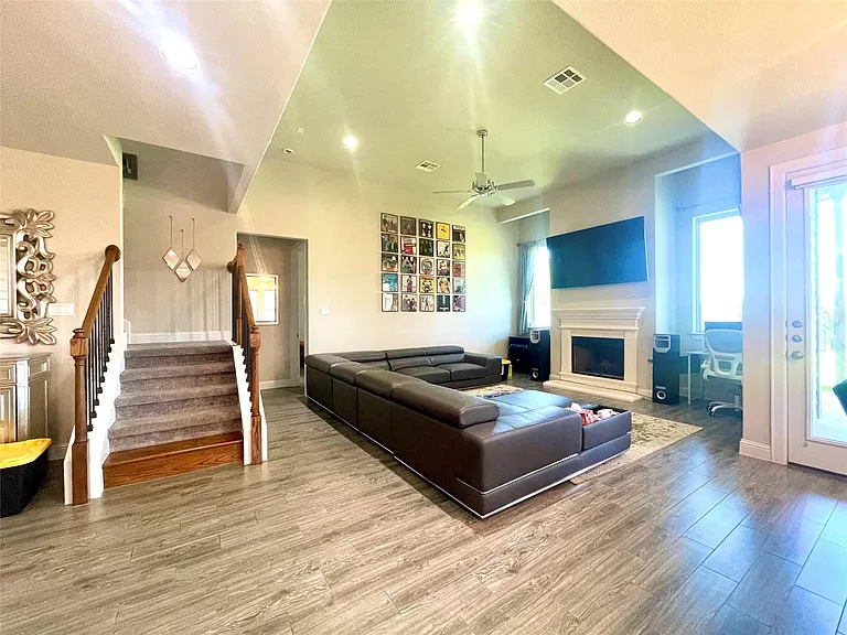 6829 Brindisi Pl — Photo 9