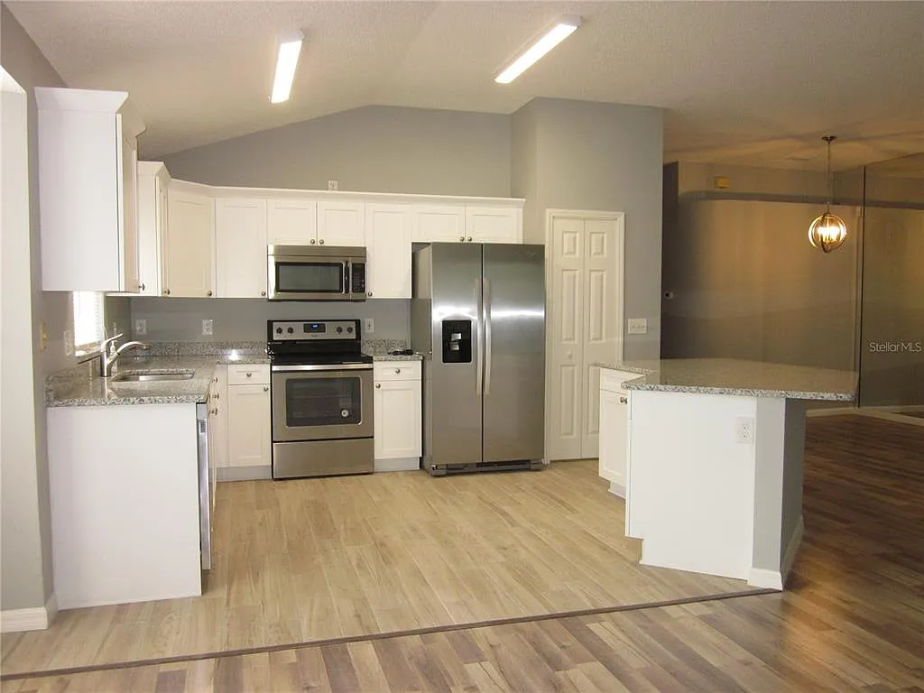 3 bed, 2.0 bath, 1708 sqft, $2,695 — Photo 4