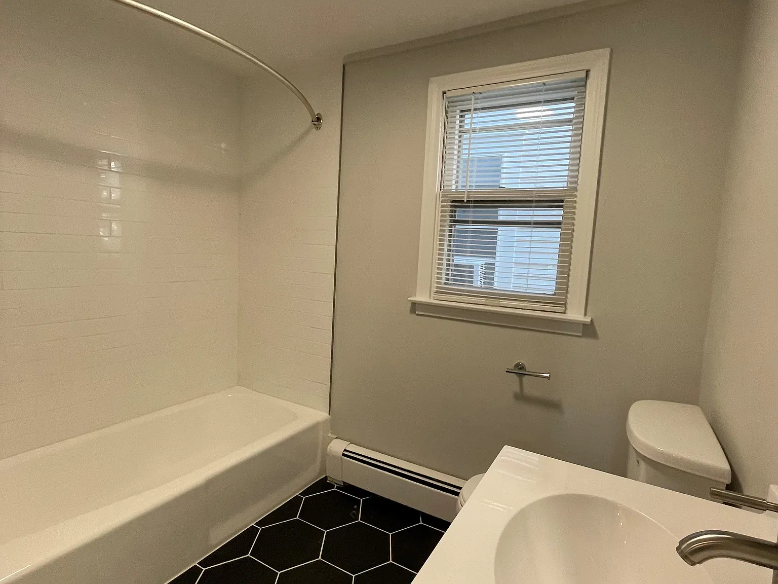 1 bed, 500 sqft, $2,150 — Photo 4