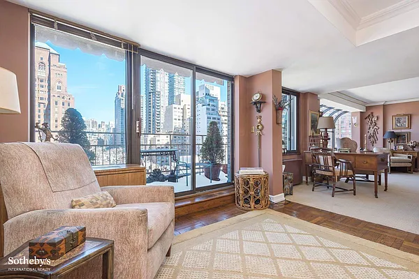 Sold by Sotheby's International Realty | media 14