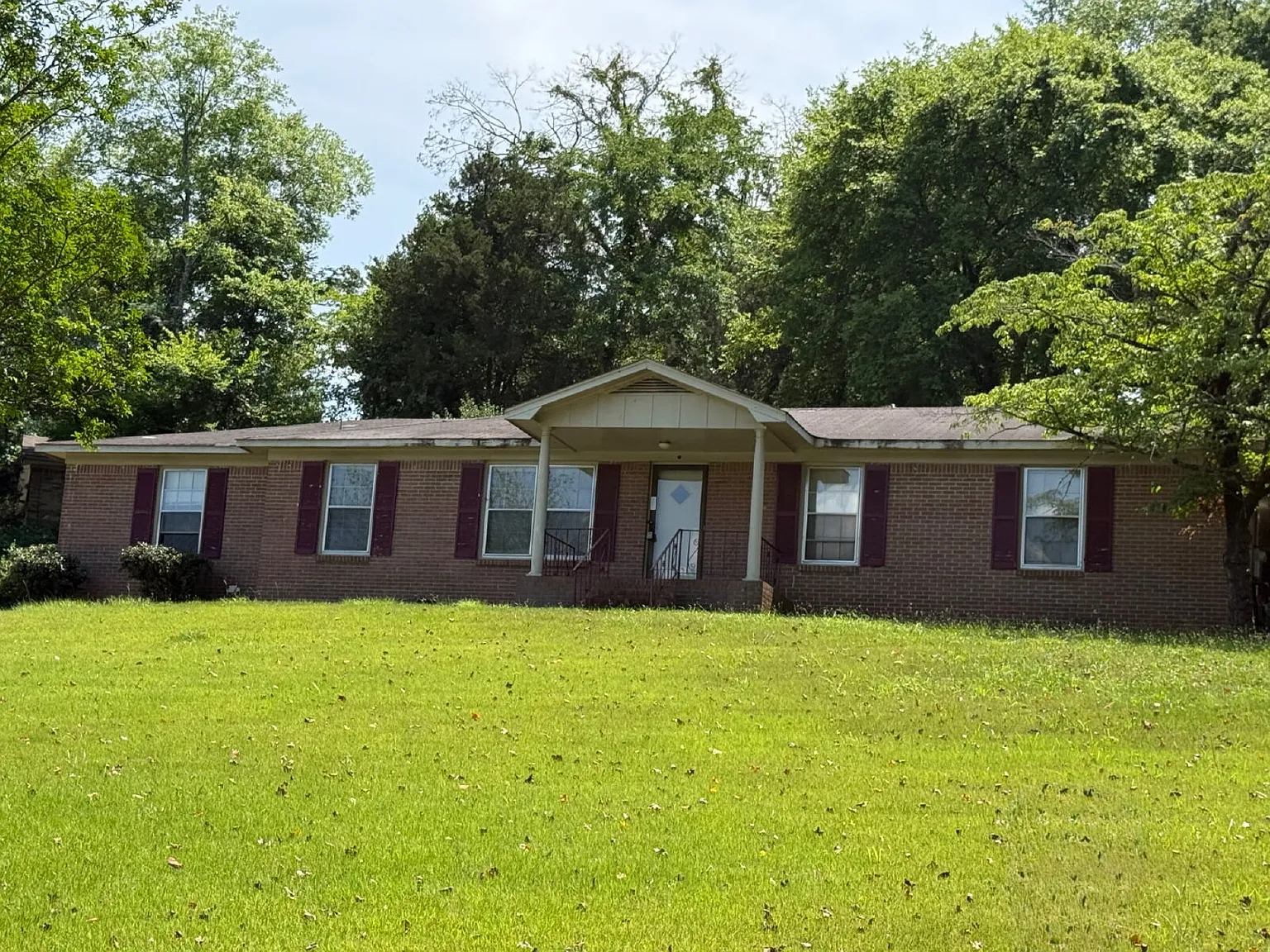 3 bed, 2.0 bath, 1808 sqft, $1,650 — Photo 1