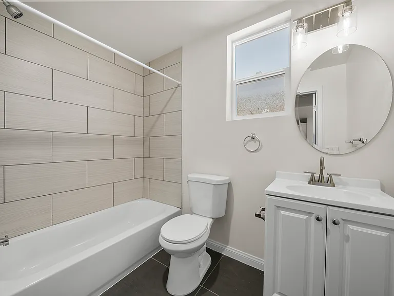 13853 Victory Blvd #207 — Photo 9