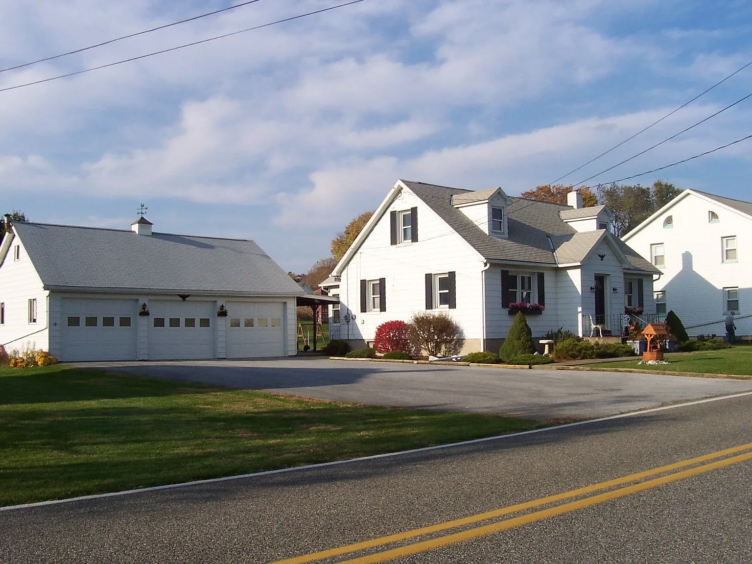 2182 Riverbend Rd photo 1
