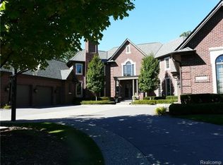 6336 Crest Forest Ct W, Clarkston, MI 48348